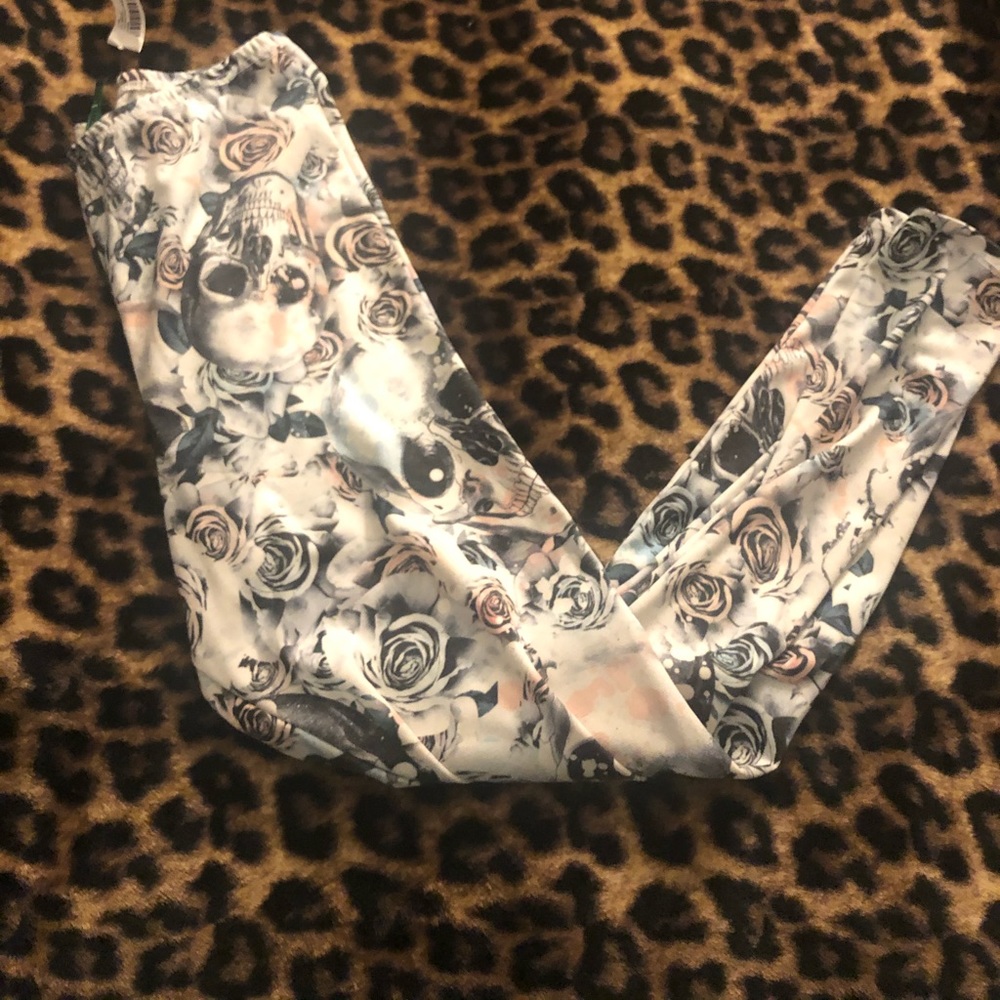 Beautiful Pastel Skull Leggings - Torrid
